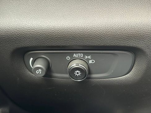 Used 2021 Chevrolet Traverse LS w/ LPO, Blackout Package FWD image 32