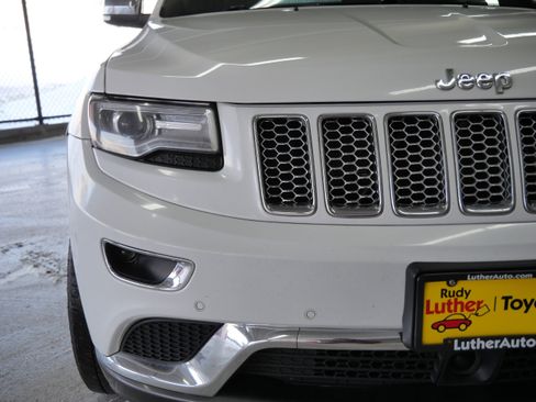 Used 2014 Jeep Grand Cherokee Summit image 16