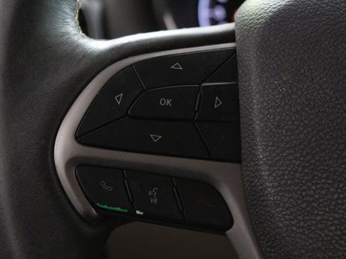 Used 2019 Jeep Grand Cherokee Overland image 19