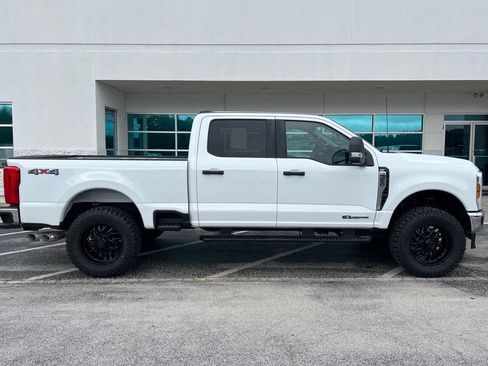 Used 2026 Ford F250 XLT AWD/4WD image 3