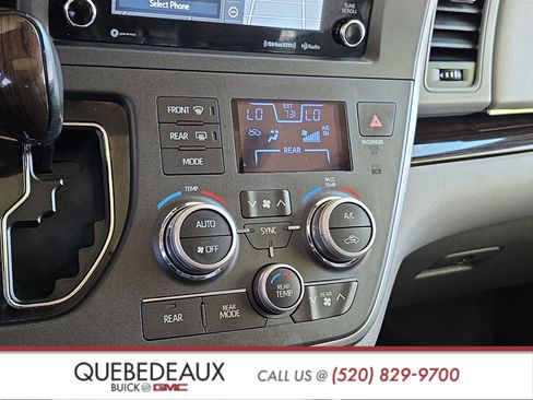 Used 2020 Toyota Sienna XLE w/ XLE Navigation Package FWD image 21