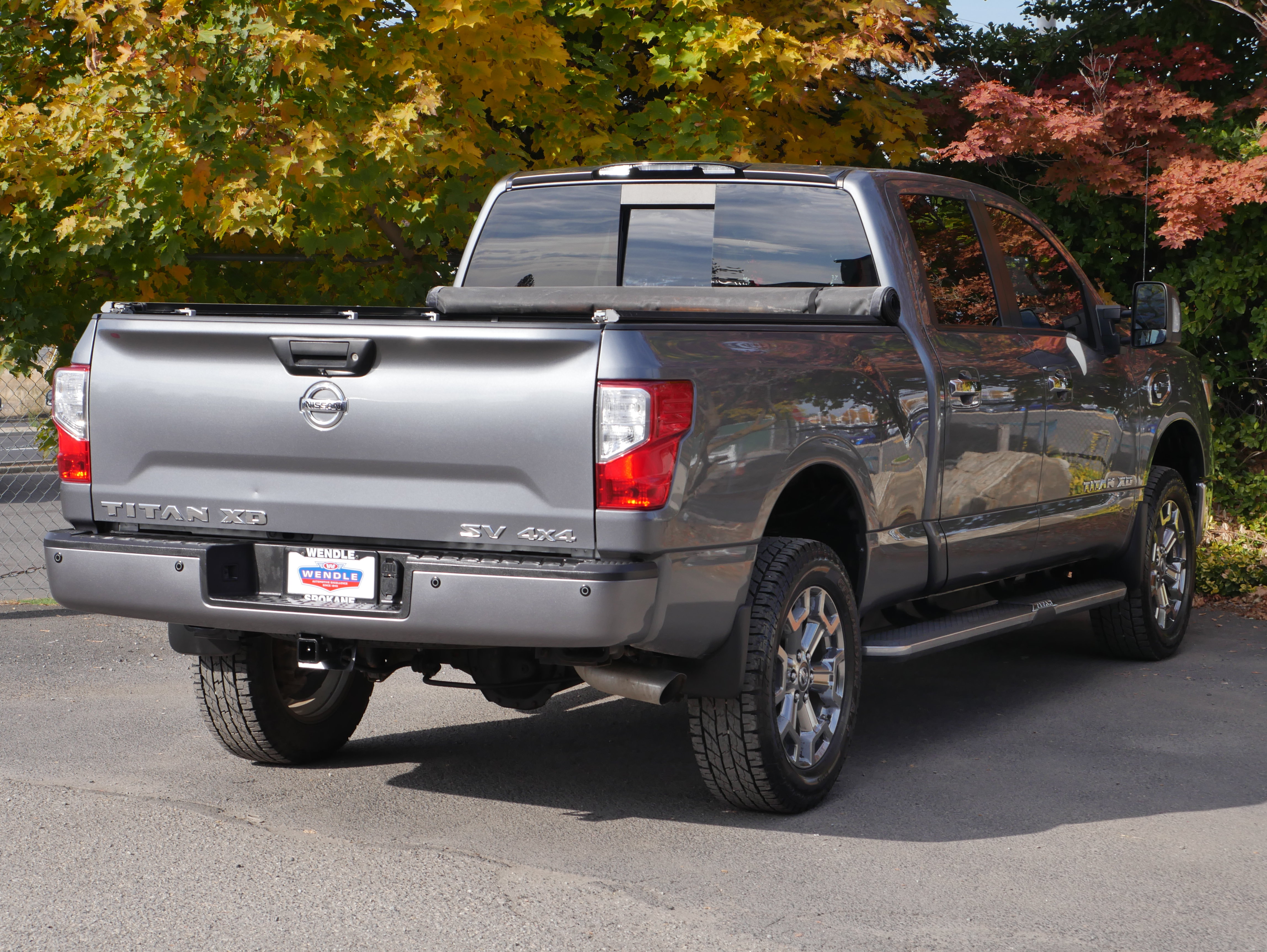Used 2018 Nissan Titan SV w/ SV Convenience Package AWD/4WD image 23