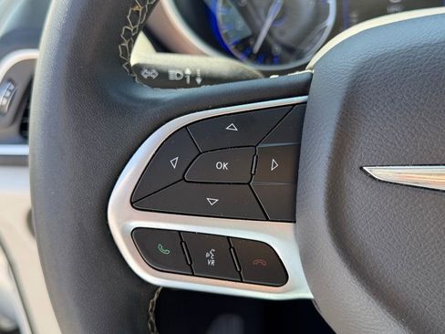 Used 2023 Chrysler Voyager LX FWD image 19