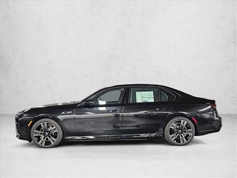 New 2026 BMW i7 M70 AWD/4WD image 7