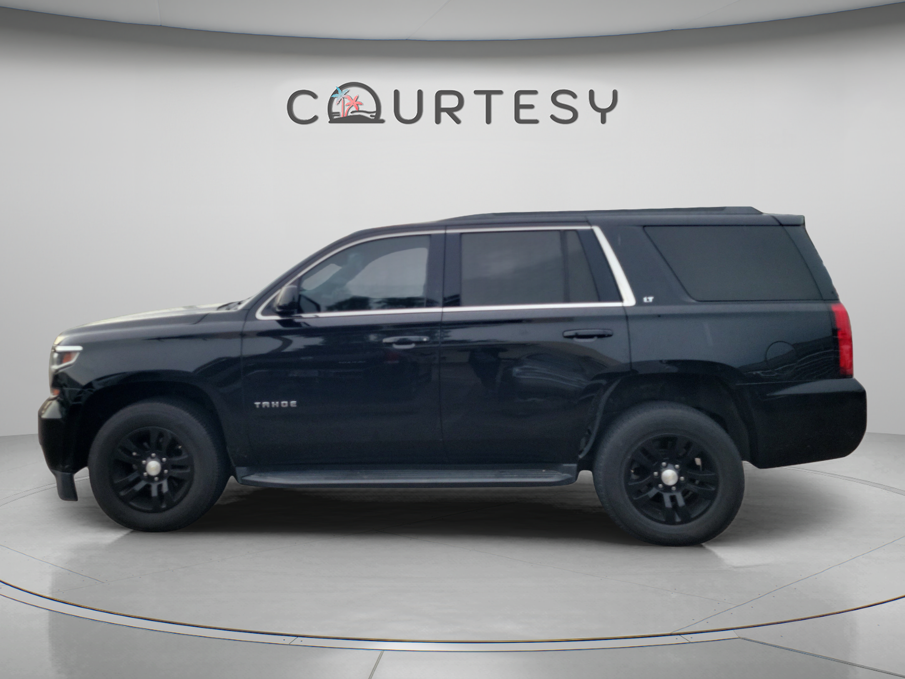 Used 2018 Chevrolet Tahoe LT RWD image 2