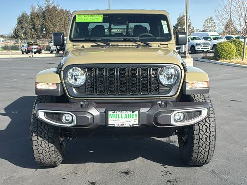 New 2025 Jeep Gladiator Sport image 8