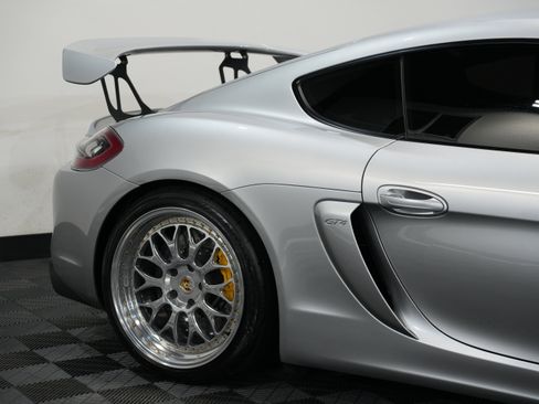 Used 2016 Porsche Cayman GT4 image 14