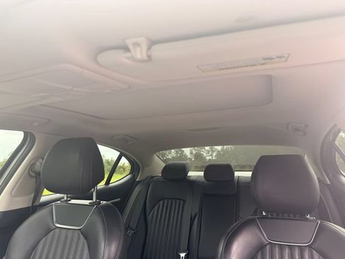 Used 2021 Genesis G70 3.3T RWD image 13