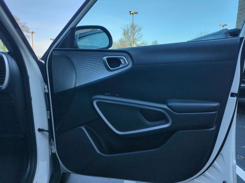 Used 2024 Kia Soul LX w/ Option Group 015 image 32