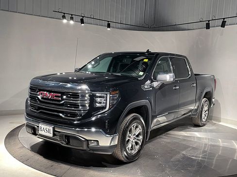 Used 2026 GMC Sierra 1500 SLT image 8