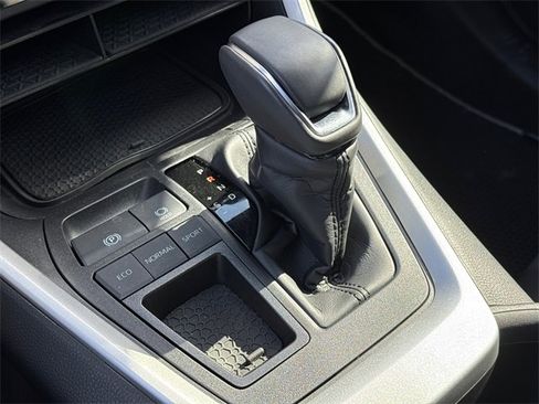 Used 2024 Toyota RAV4 XLE Premium image 28