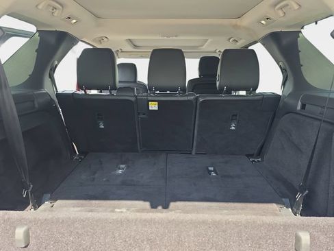 Used 2017 Land Rover Discovery HSE AWD/4WD image 14