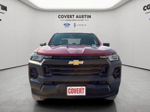 Used 2025 Chevrolet Colorado W/T w/ WT Convenience Package II RWD image 8