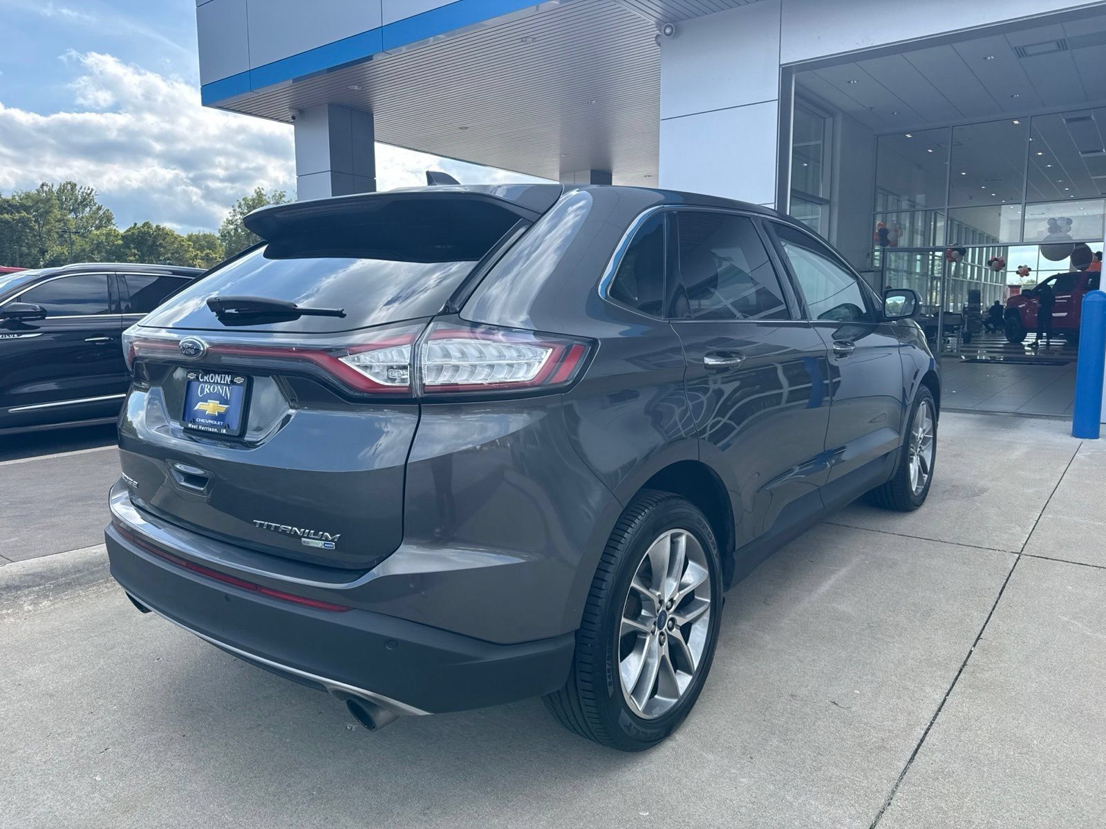 Used 2017 Ford Edge Titanium w/ Equipment Group 301A AWD/4WD image 4