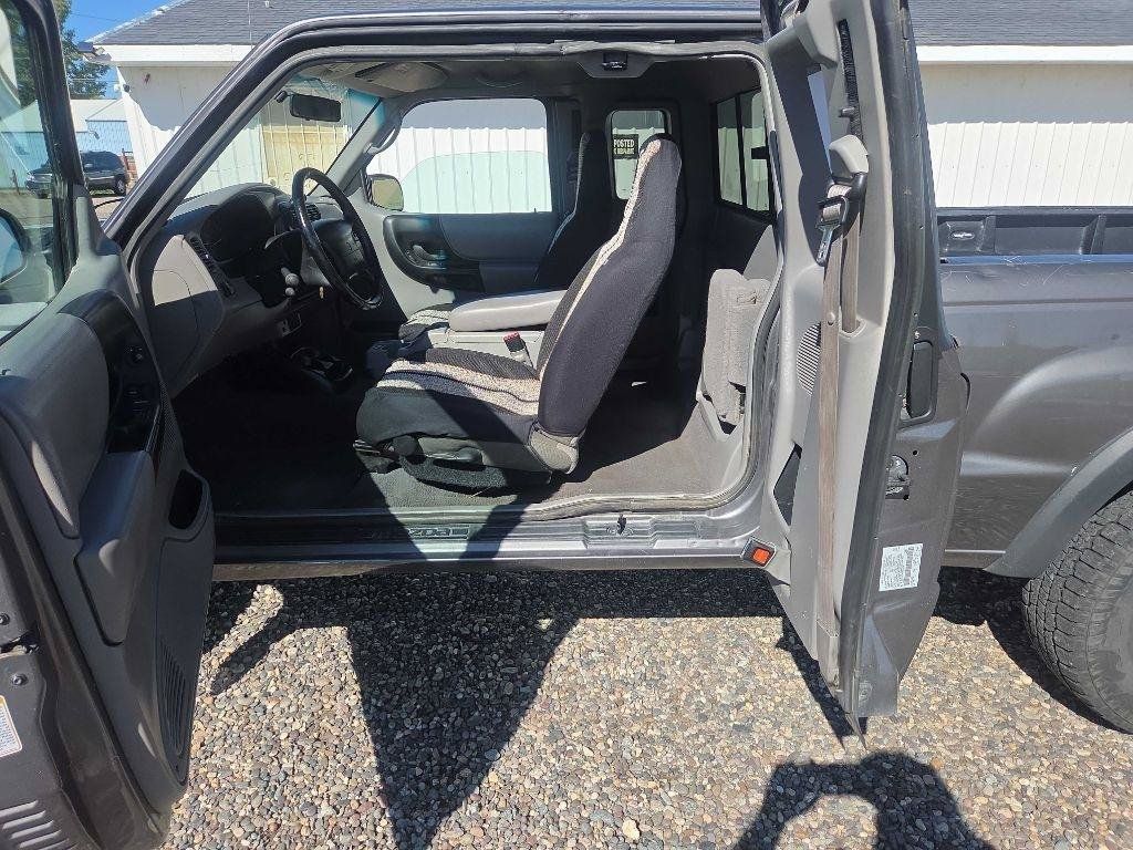 Used 2000 MAZDA B-Series Pickup 4x4 Cab Plus B4000 image 17