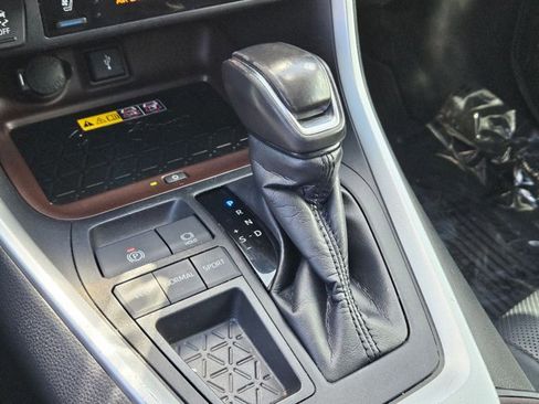 Used 2022 Toyota RAV4 Limited FWD image 14