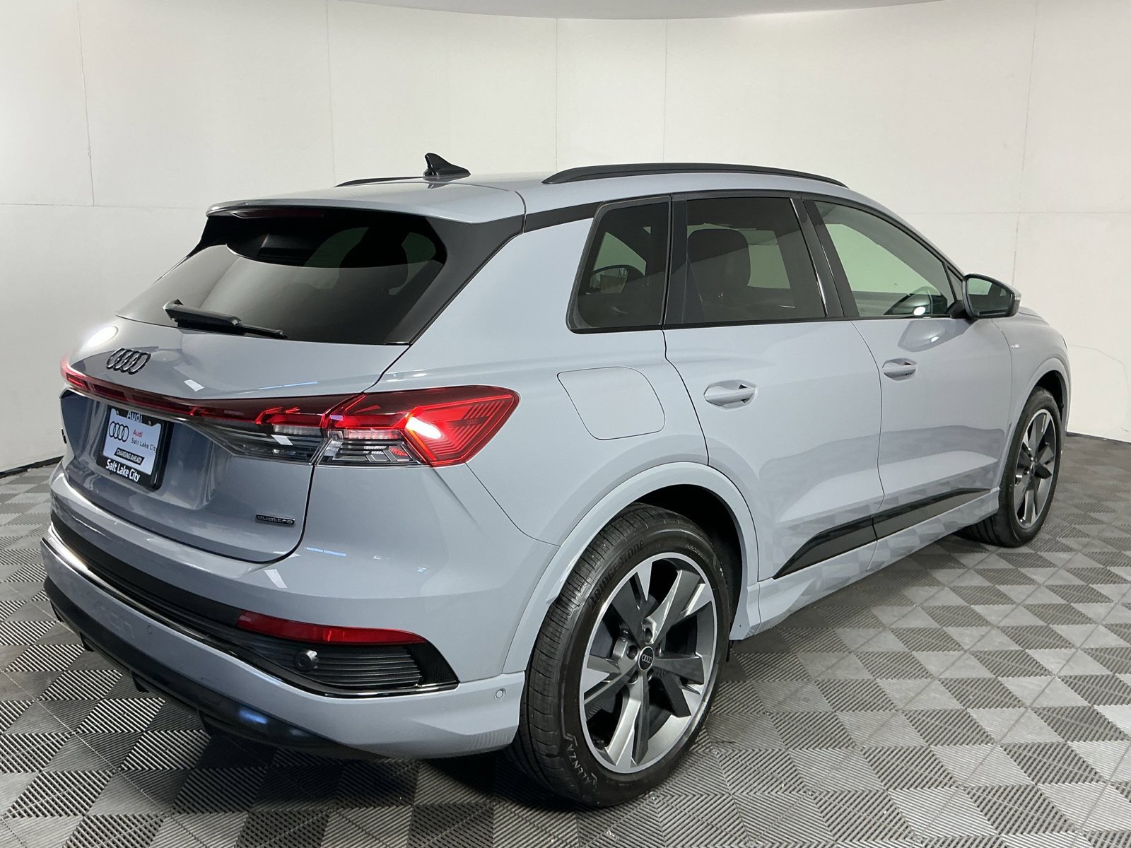 Used 2024 Audi Q4 e-tron Prestige w/ Black Optic Package AWD/4WD image 8