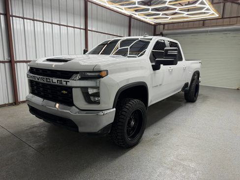 Used 2023 Chevrolet Silverado 2500 LT AWD/4WD image 3