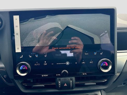 Used 2024 Lexus GX 550 AWD/4WD image 17