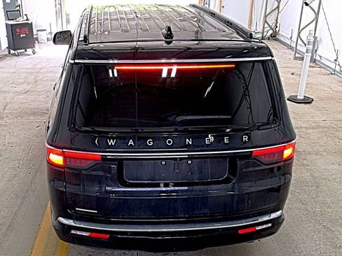 Used 2023 Jeep Wagoneer L 4WD image 5