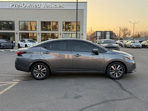 Used 2023 Nissan Versa SV image 8