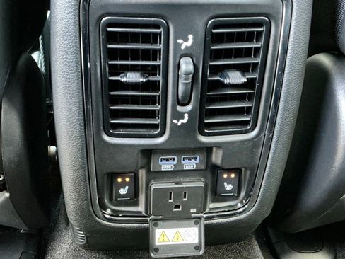Used 2020 Jeep Grand Cherokee Overland AWD/4WD image 17