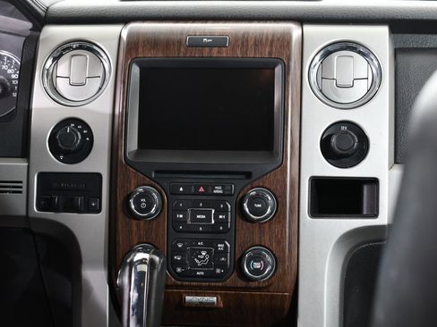 Used 2014 Ford F150 Lariat w/ Equipment Group 502A Luxury image 9