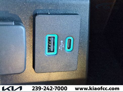 Used 2024 Ford Explorer ST-Line w/ Class IV Trailer Tow Package image 23