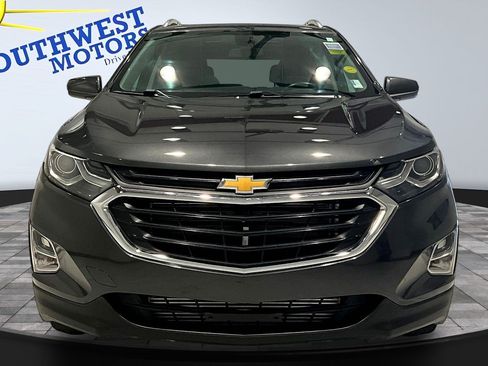 Used 2019 Chevrolet Equinox LT w/ Sun & Navigation Package AWD/4WD image 2