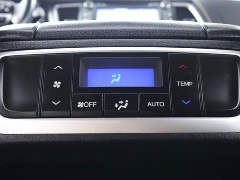 Used 2018 Toyota Highlander XLE AWD/4WD image 33