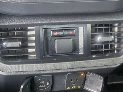 Certified 2023 Ford F150 Platinum w/ Equipment Group 701A High image 17