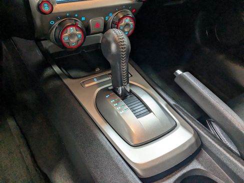Used 2015 Chevrolet Camaro LT RWD image 18