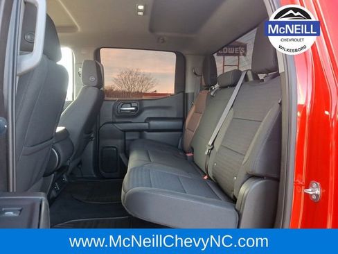 Used 2022 Chevrolet Silverado 1500 Custom image 11