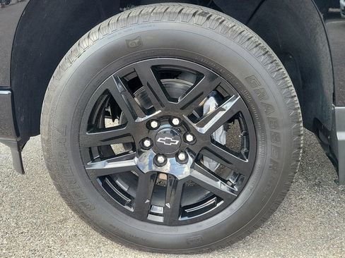 Certified 2023 Chevrolet Silverado 1500 Custom w/ LPO, Dark Essentials Package image 8