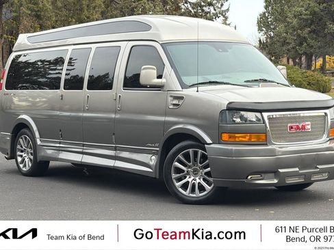 Used 2020 GMC Savana 2500 Extended w/ Enhanced Convenience Package image 1