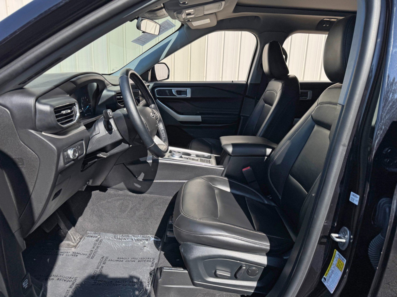 Used 2022 Ford Explorer XLT w/ Equipment Group 202A RWD image 16