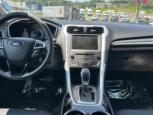 Used 2016 Ford Fusion SE FWD image 23