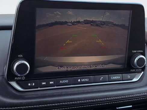 Used 2025 Nissan Rogue SV FWD image 23