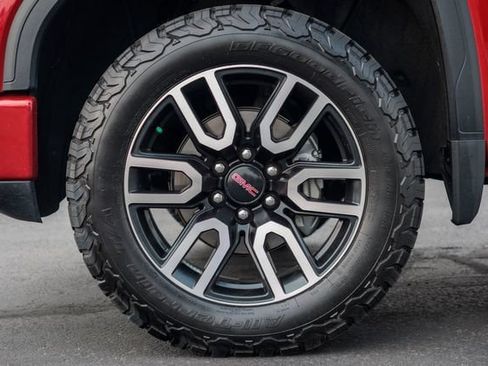 Used 2021 GMC Sierra 1500 AT4 w/ AT4 Premium Package AWD/4WD image 12