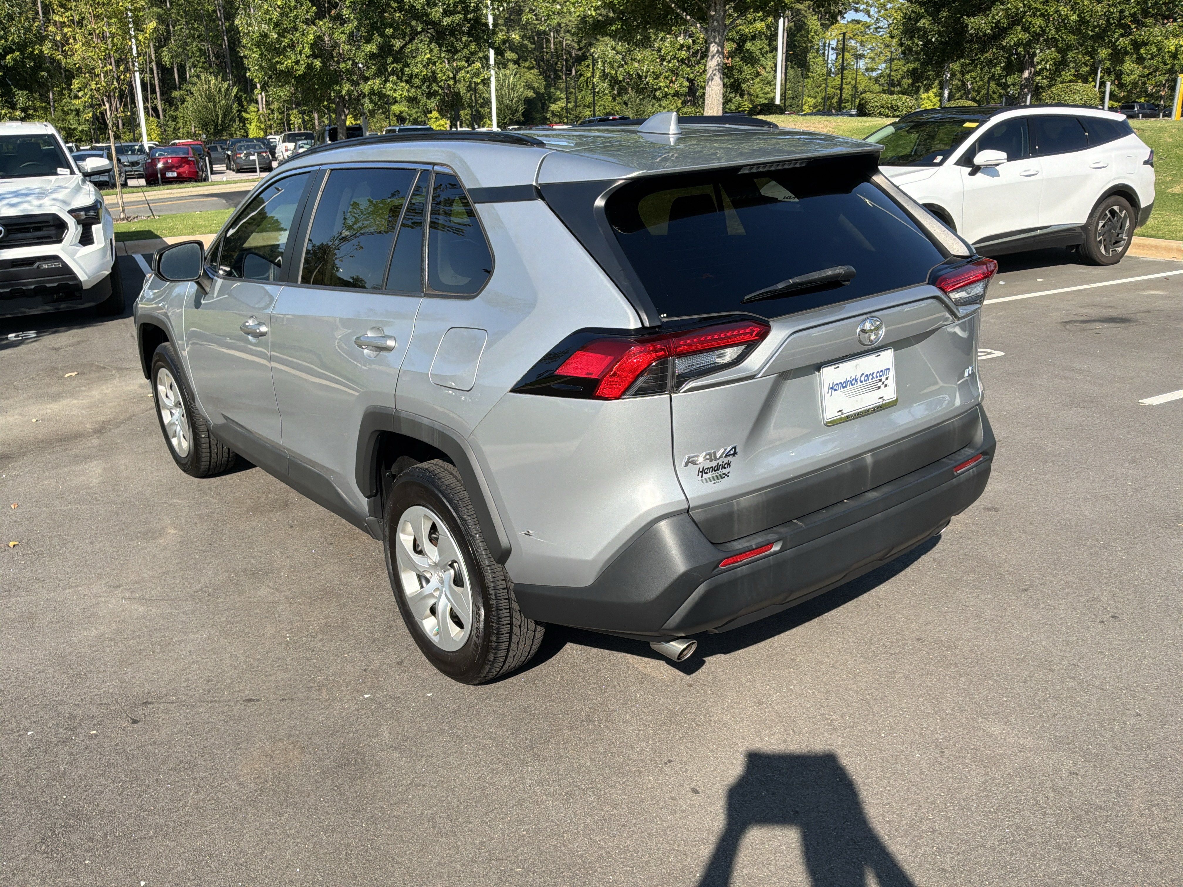 Used 2019 Toyota RAV4 LE FWD image 7