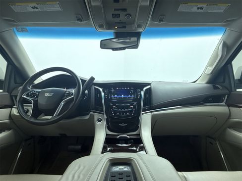 Used 2016 Cadillac Escalade Luxury image 19