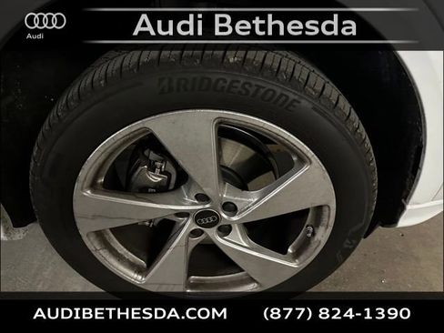 Certified 2025 Audi Q5 2.0T Premium Plus w/ Premium Plus image 9