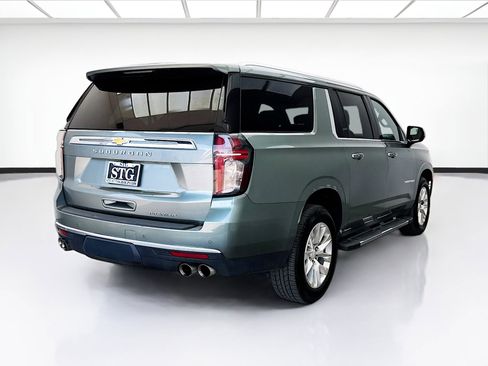 Used 2023 Chevrolet Suburban Premier RWD image 4