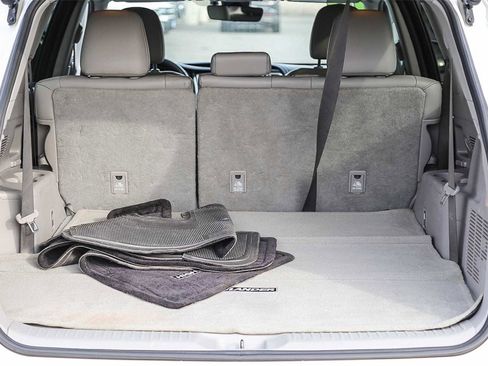 Used 2017 Toyota Highlander XLE image 30