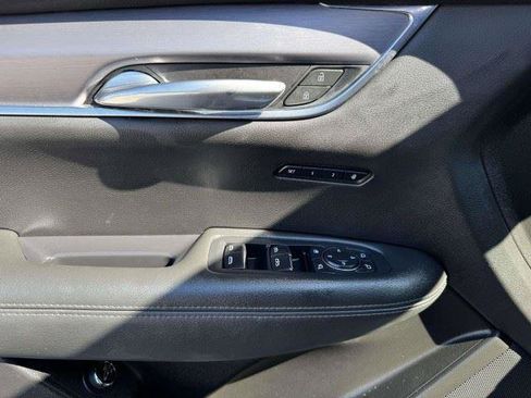Used 2023 Cadillac XT6 Luxury FWD image 23
