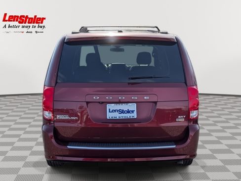 Used 2019 Dodge Grand Caravan SXT image 4