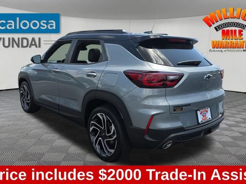 Used 2025 Chevrolet TrailBlazer RS w/ Convenience Package FWD image 5