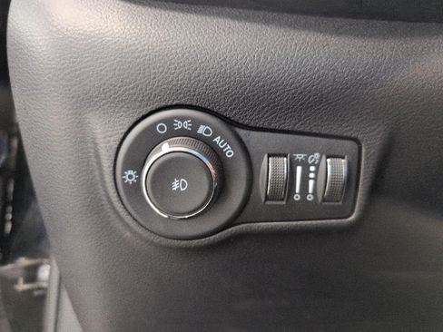 Used 2023 Jeep Compass Limited AWD/4WD image 11