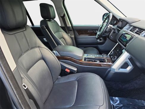 Used 2022 Land Rover Range Rover Westminster Edition image 12