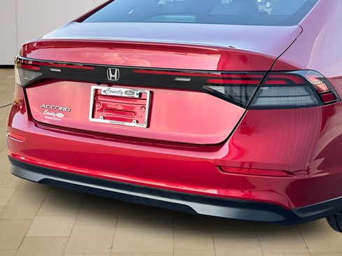Used 2023 Honda Accord LX image 37